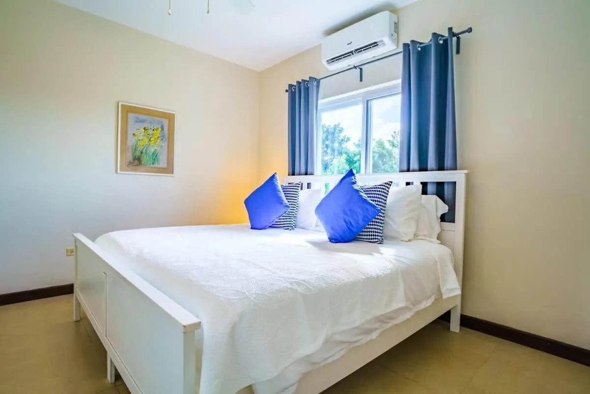 Hospitality Expert Ncb All Pool Beach Бухта Монтего